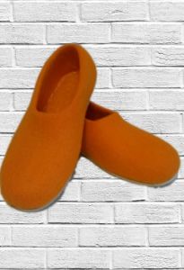 Войлочные тапочки оранжевые